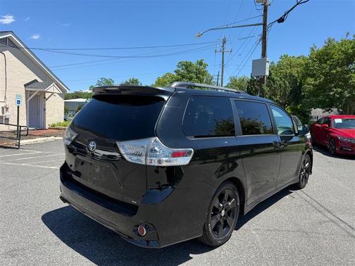Black 2011 Toyota Sienna SE