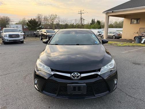 Midnight Black Metallic 2016 Toyota Camry SE