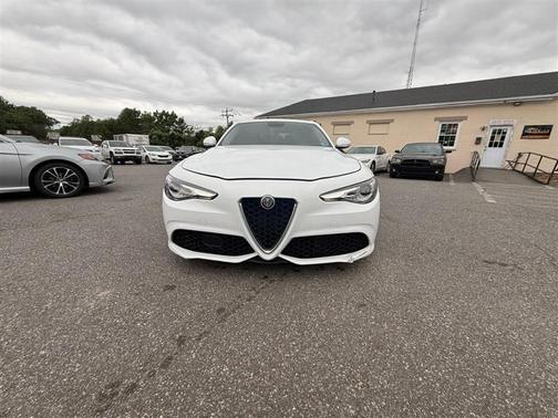 Alfa White 2018 Alfa Romeo Giulia Base