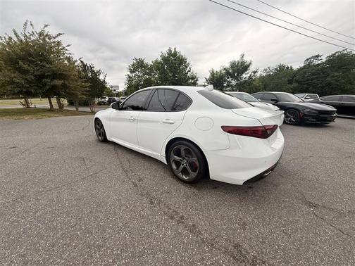 Alfa White 2018 Alfa Romeo Giulia Base