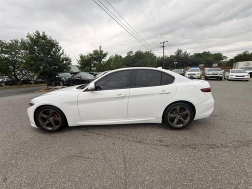 Alfa White 2018 Alfa Romeo Giulia Base