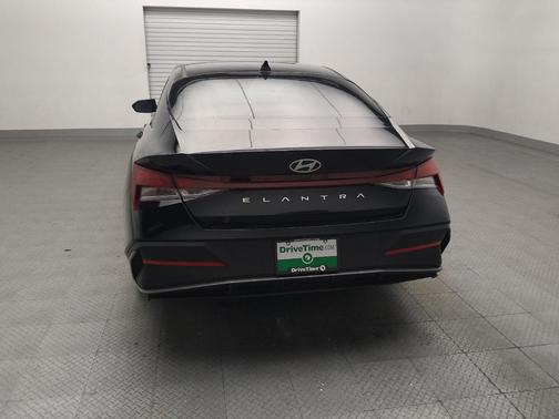Abyss Black 2025 Hyundai ELANTRA SE