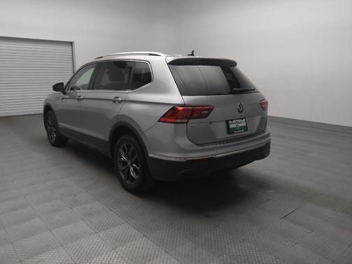 Platinum Gray Metallic 2022 Volkswagen Tiguan 2.0T SE 4MOTION