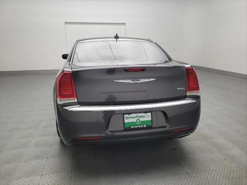 2018 Chrysler 300 Touring