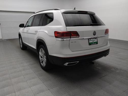 White 2021 Volkswagen Atlas SE w/Tech Pkg (2021.5)