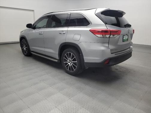 2017 Toyota Highlander SE