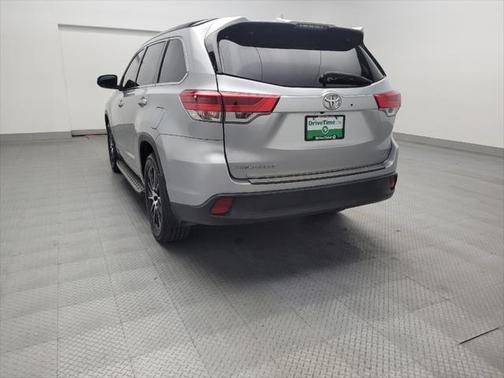 2017 Toyota Highlander SE