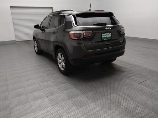 Granite Crystal Metallic Clearcoat 2018 Jeep Compass Latitude