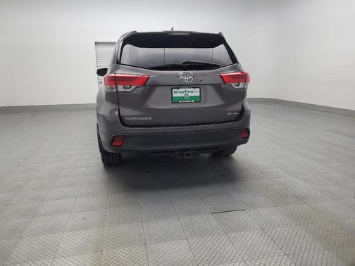 2017 Toyota Highlander SE