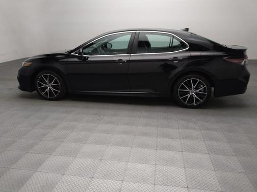Midnight Black Metallic 2022 Toyota Camry SE