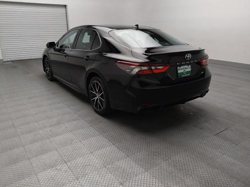 Midnight Black Metallic 2022 Toyota Camry SE