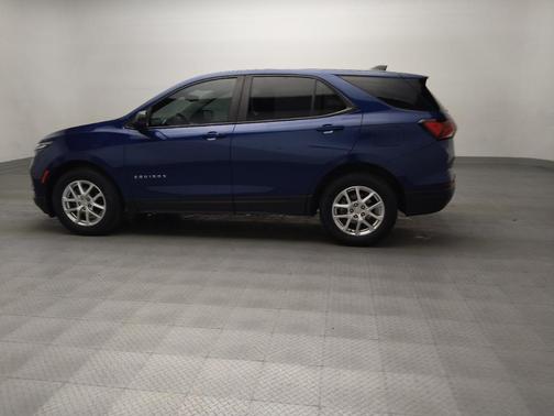 Blue Glow Metallic 2022 Chevrolet Equinox LS