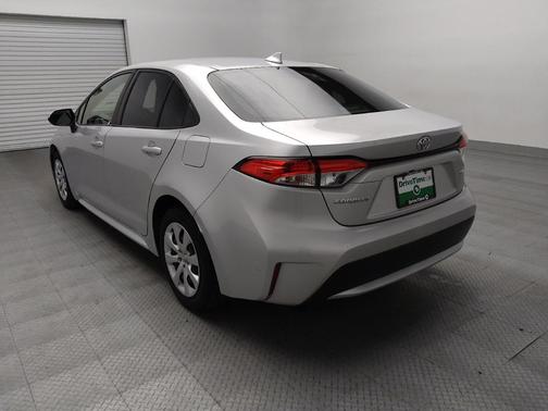 Classic Silver Metallic 2021 Toyota Corolla LE