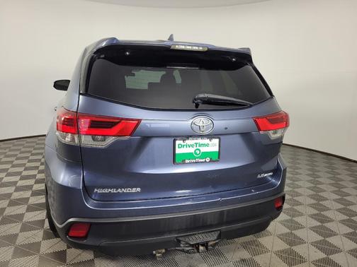 Shoreline Blue Pearl 2018 Toyota Highlander LE Plus