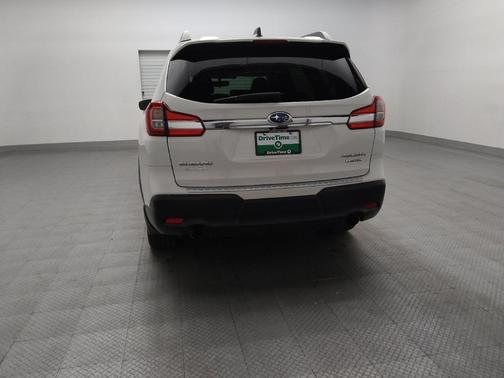 Crystal White Pearl 2019 Subaru Ascent Limited 8-Passenger