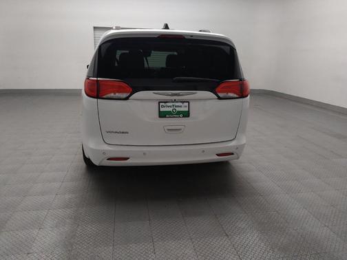 2021 Chrysler Voyager LXI