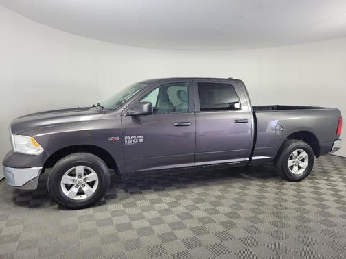 Granite Crystal Metallic Clearcoat 2019 RAM 1500 SLT