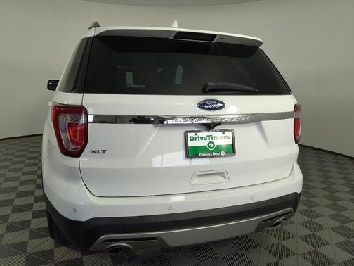 White 2017 Ford Explorer XLT