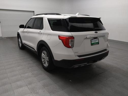 Star White Metallic Tri-Coat 2022 Ford Explorer XLT