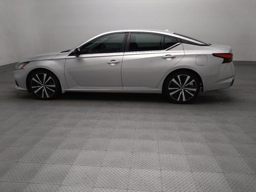 Brilliant Silver Metallic 2019 Nissan Altima 2.5 SR