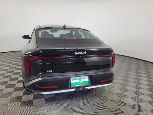 Aurora Black Pearl 2025 Kia K4 LXS