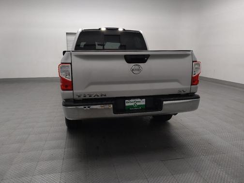 2017 Nissan Titan SV