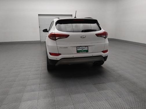 White 2017 Hyundai TUCSON Value