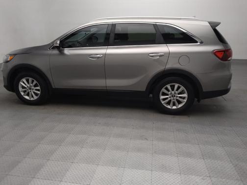Titanium Silver 2019 Kia Sorento LX
