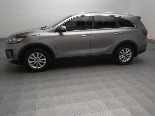 Titanium Silver 2019 Kia Sorento LX