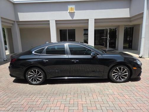 2022 Hyundai SONATA Limited