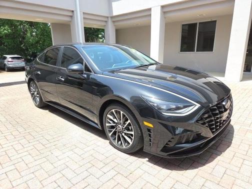 2022 Hyundai SONATA Limited