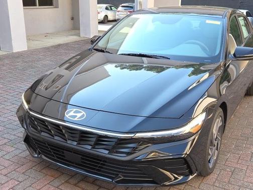 2025 Hyundai ELANTRA SEL Convenience