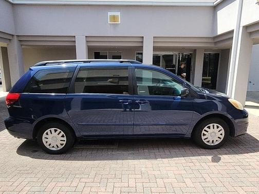 2005 Toyota Sienna CE