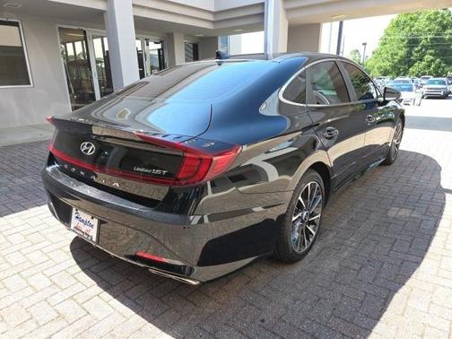 2022 Hyundai SONATA Limited
