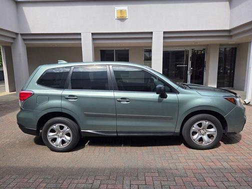 Jasmine Green Metallic 2017 Subaru Forester 2.5i