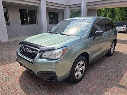 Jasmine Green Metallic 2017 Subaru Forester 2.5i