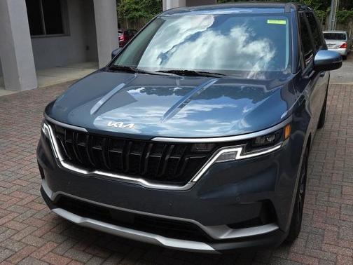 2024 Kia Carnival EX