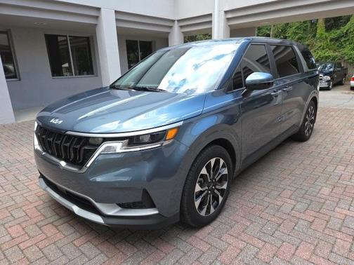 2024 Kia Carnival EX