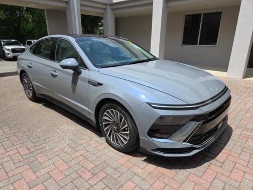2025 Hyundai SONATA Hybrid Limited