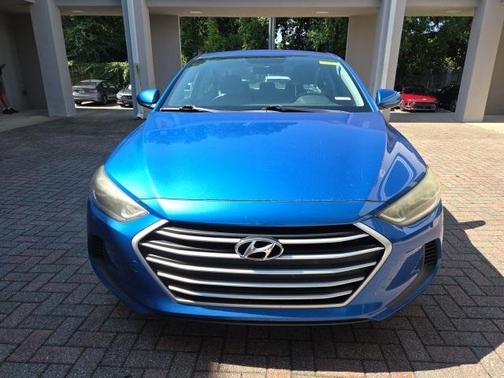 2018 Hyundai ELANTRA SE