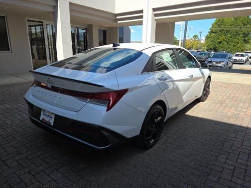 2026 Hyundai ELANTRA SEL