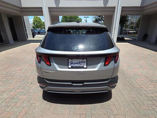 Shimmering Silver Metallic 2026 Hyundai TUCSON SEL