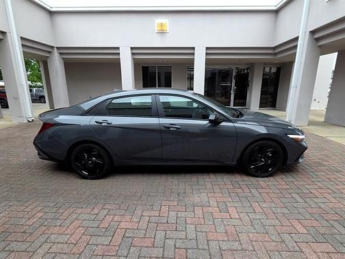 Gray Pearl 2026 Hyundai ELANTRA SEL Sport