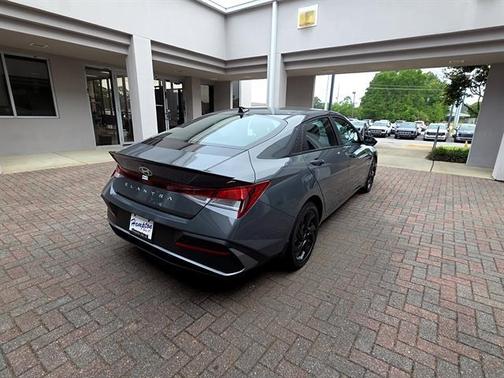 Gray Pearl 2026 Hyundai ELANTRA SEL Sport