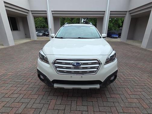 Crystal White Pearl 2015 Subaru Outback 2.5i Limited