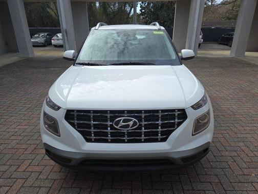 2022 Hyundai VENUE SEL