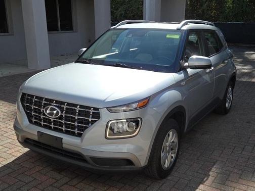 2020 Hyundai VENUE SEL