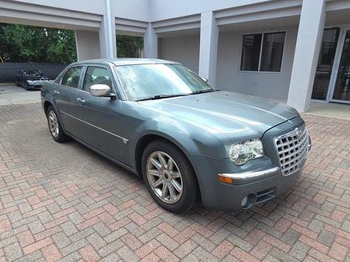 2005 Chrysler 300C Base