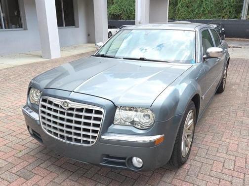 2005 Chrysler 300C Base