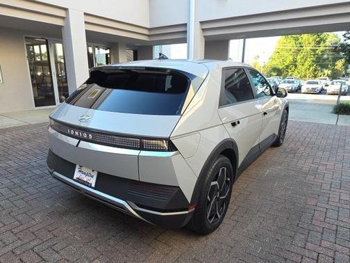 2022 Hyundai IONIQ 5 SEL